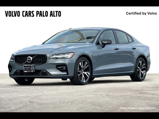 2024 Volvo S60 Plus Dark Theme