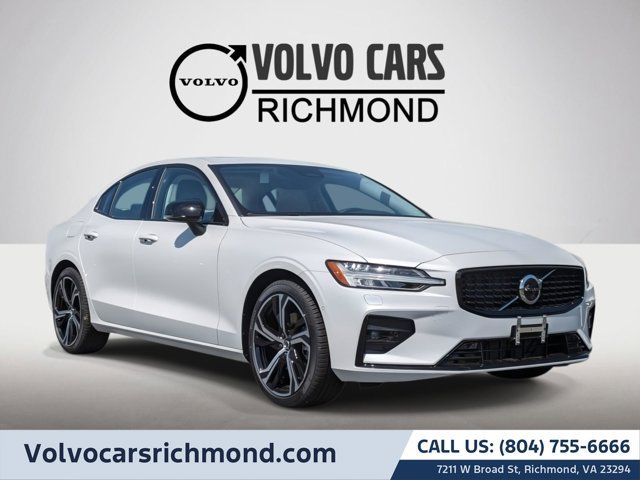 2024 Volvo S60 Plus Dark Theme