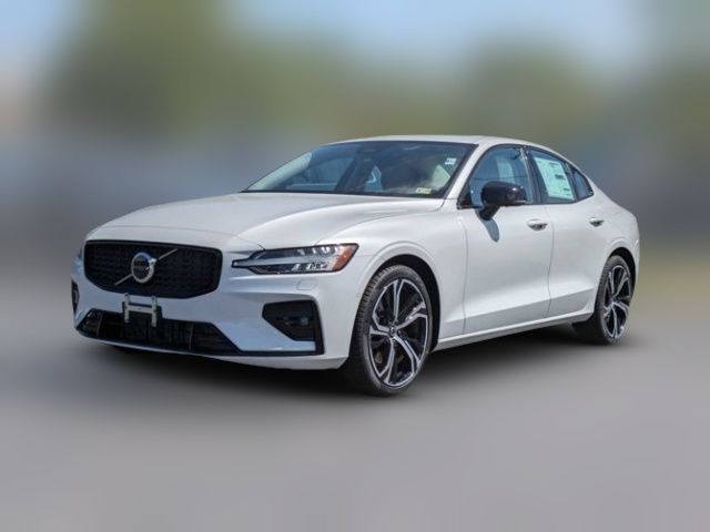 2024 Volvo S60 Plus Dark Theme