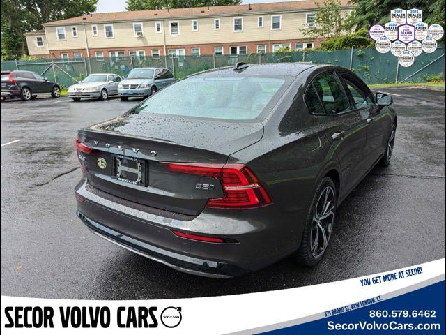 2024 Volvo S60 Plus Dark Theme