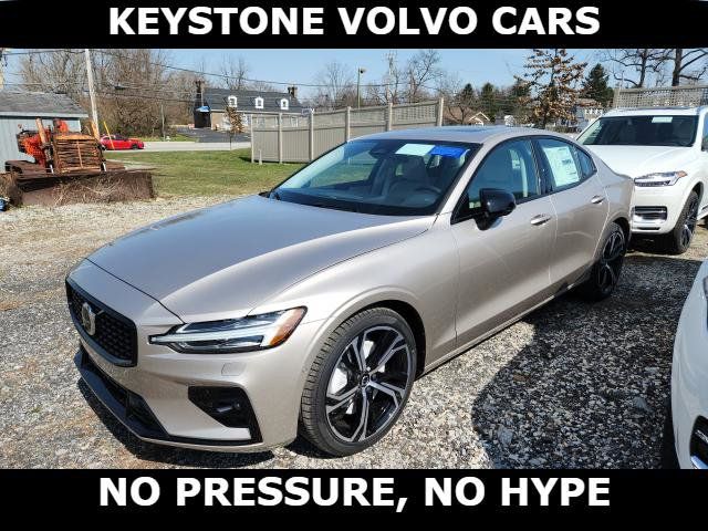 2024 Volvo S60 Plus Dark Theme