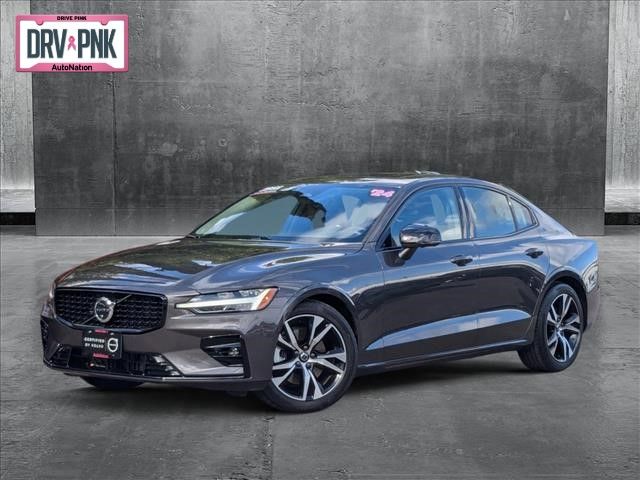 2024 Volvo S60 Plus Dark Theme