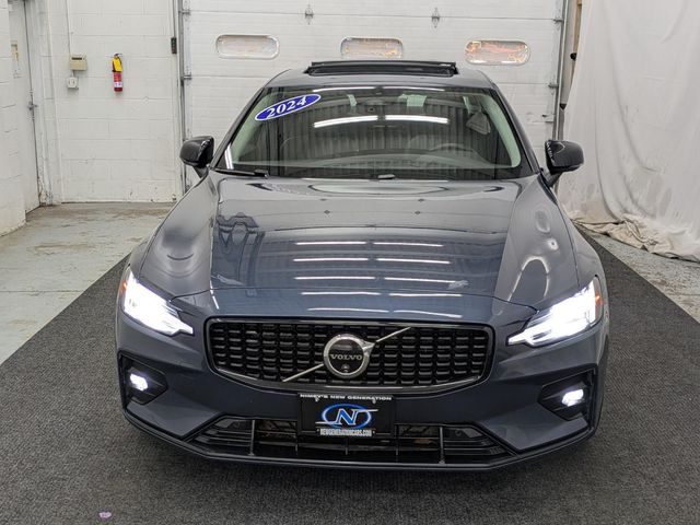 2024 Volvo S60 Plus Dark Theme