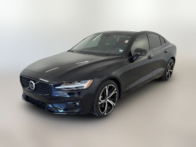 2024 Volvo S60 Plus Dark Theme