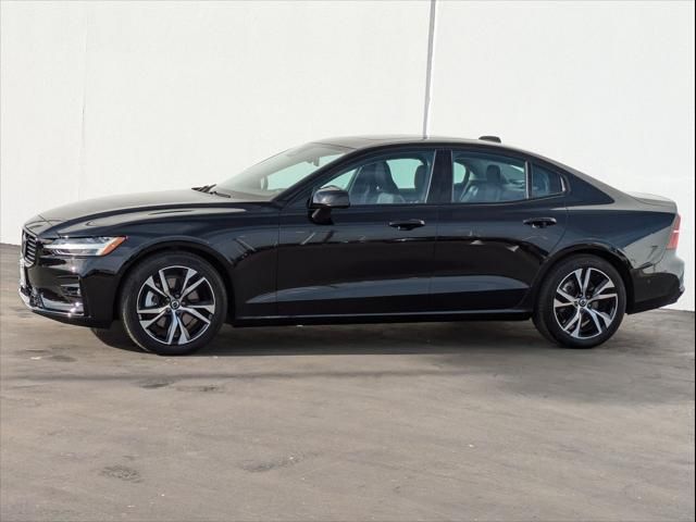 2024 Volvo S60 Plus Dark Theme