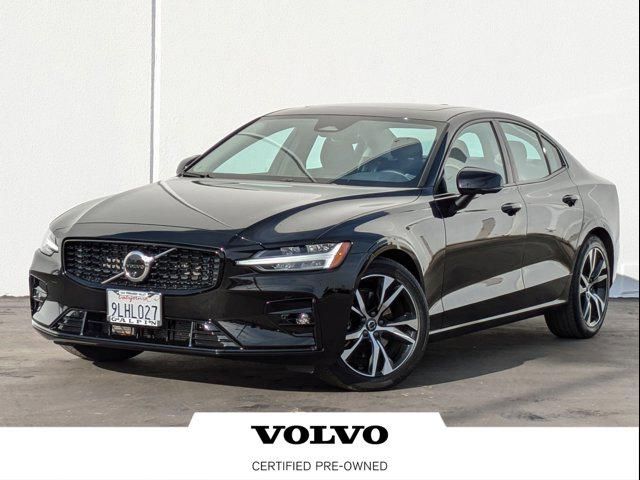 2024 Volvo S60 Plus Dark Theme