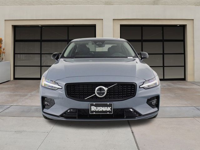 2024 Volvo S60 Plus Dark Theme