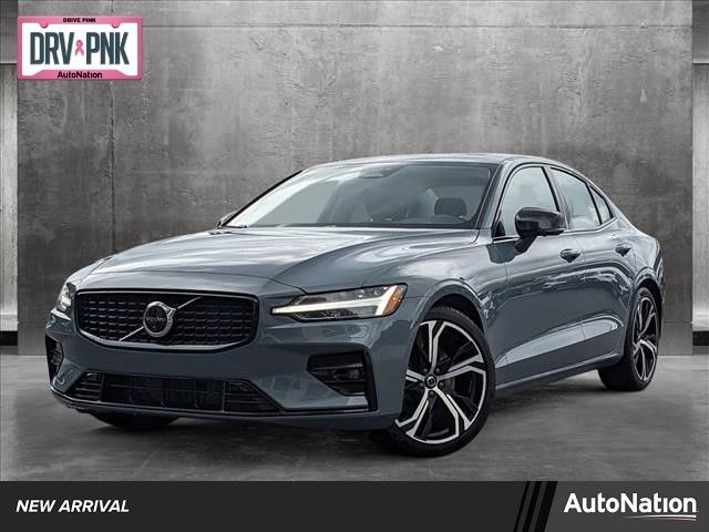 2024 Volvo S60 Plus Dark Theme