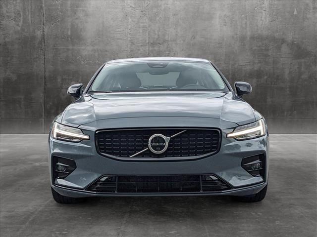 2024 Volvo S60 Plus Dark Theme