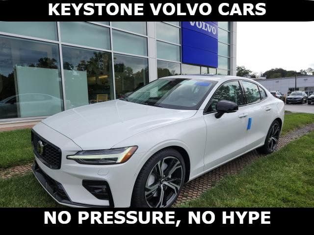 2024 Volvo S60 Plus Dark Theme