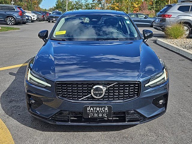 2024 Volvo S60 Plus Dark Theme