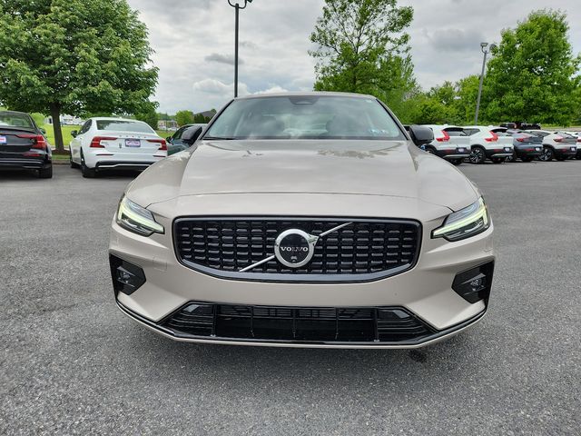 2024 Volvo S60 Plus Dark Theme