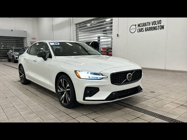 2024 Volvo S60 Plus Dark Theme