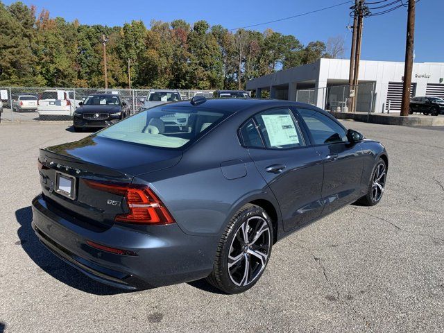 2024 Volvo S60 Plus Dark Theme