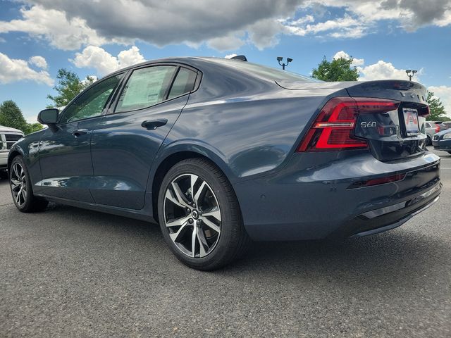 2024 Volvo S60 Plus Dark Theme