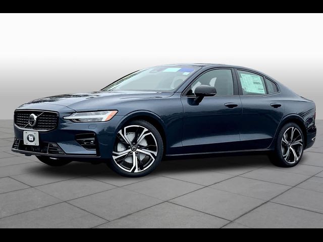 2024 Volvo S60 Plus Dark Theme