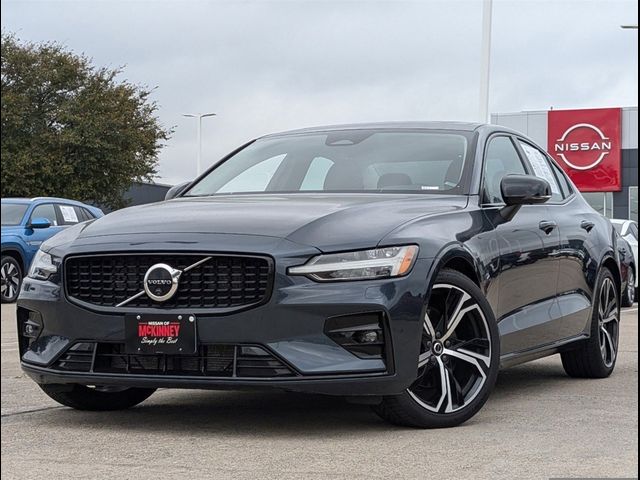 2024 Volvo S60 Ultimate Dark Theme