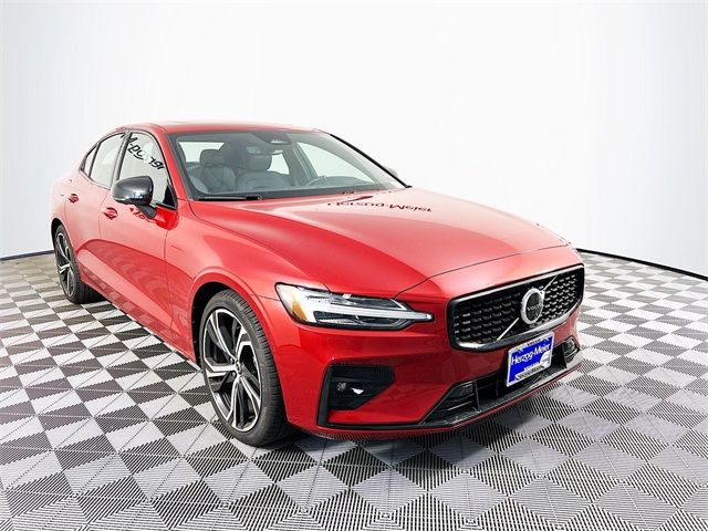 2024 Volvo S60 Ultimate Dark Theme