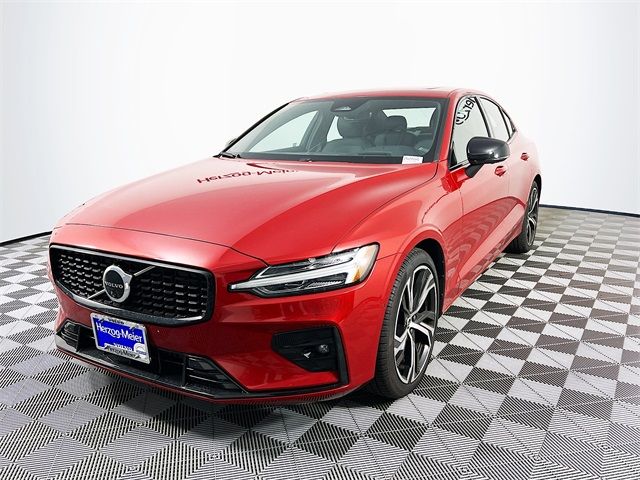 2024 Volvo S60 Ultimate Dark Theme