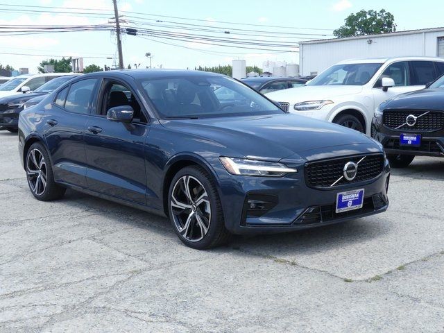 2024 Volvo S60 Ultimate Dark Theme