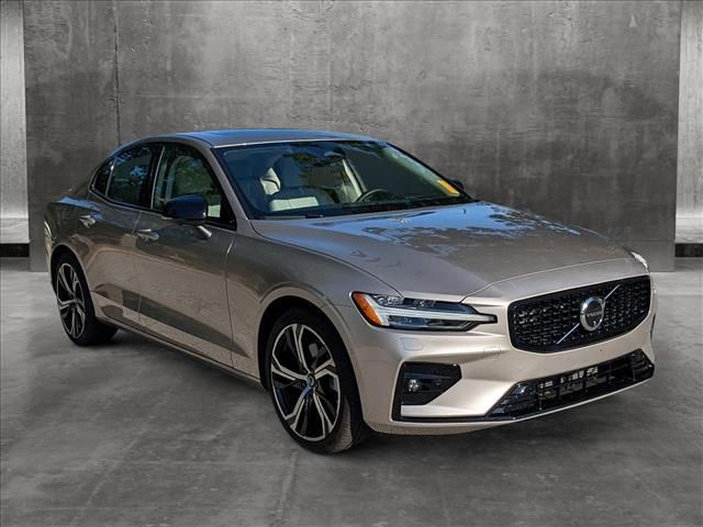 2024 Volvo S60 Ultimate Dark Theme