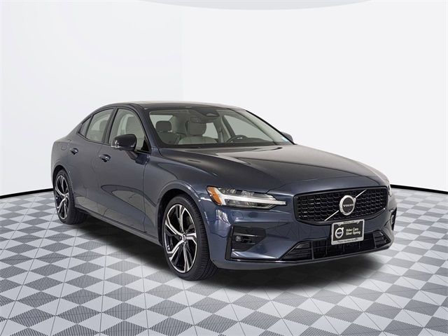 2024 Volvo S60 Ultimate Dark Theme