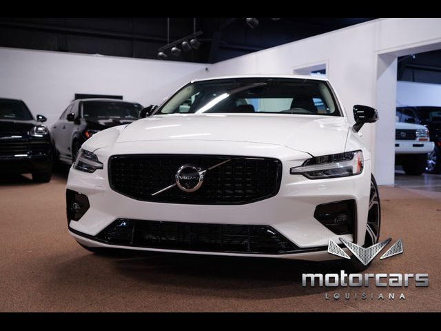 2024 Volvo S60 Ultimate Dark Theme
