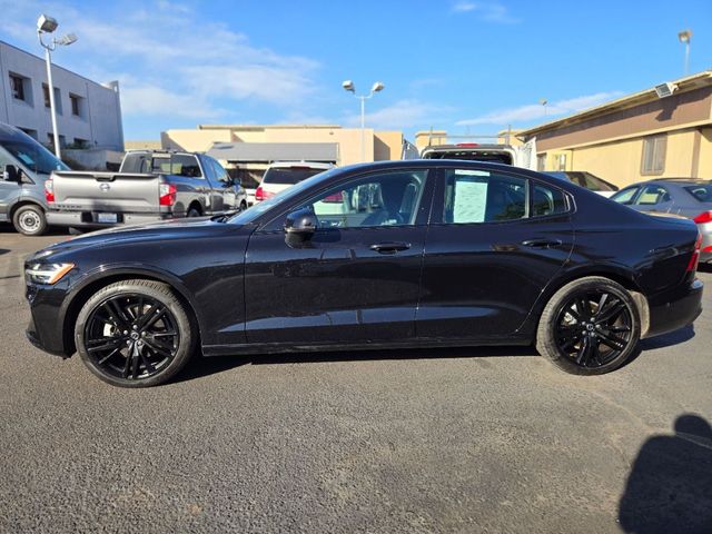 2024 Volvo S60 Plus Black Edition