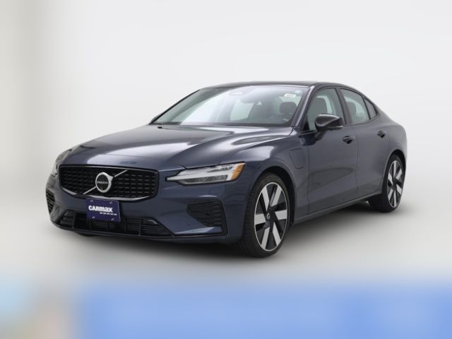 2024 Volvo S60 Recharge Plug-In Hybrid Plus Dark Theme