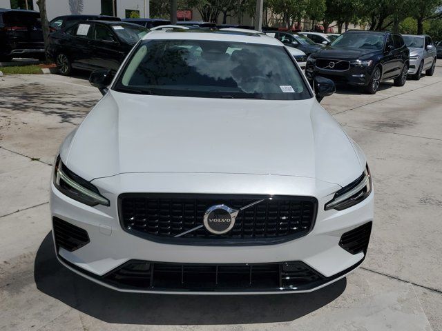 2024 Volvo S60 Recharge Plug-In Hybrid Core Dark Theme