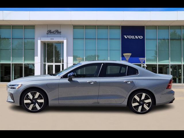 2024 Volvo S60 Recharge Plug-In Hybrid Plus Dark Theme