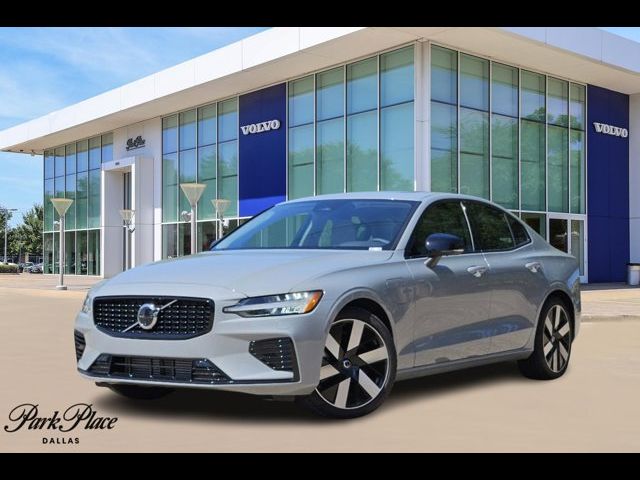 2024 Volvo S60 Recharge Plug-In Hybrid Plus Dark Theme