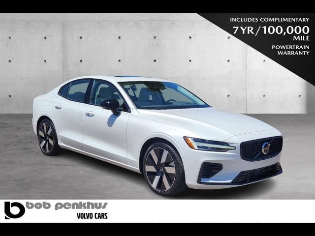 2024 Volvo S60 Recharge Plug-In Hybrid Plus Dark Theme