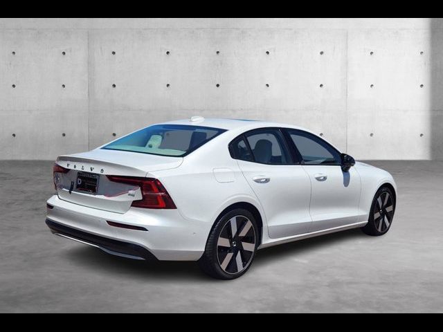 2024 Volvo S60 Recharge Plug-In Hybrid Plus Dark Theme