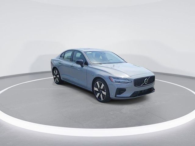 2024 Volvo S60 Recharge Plug-In Hybrid Plus Dark Theme