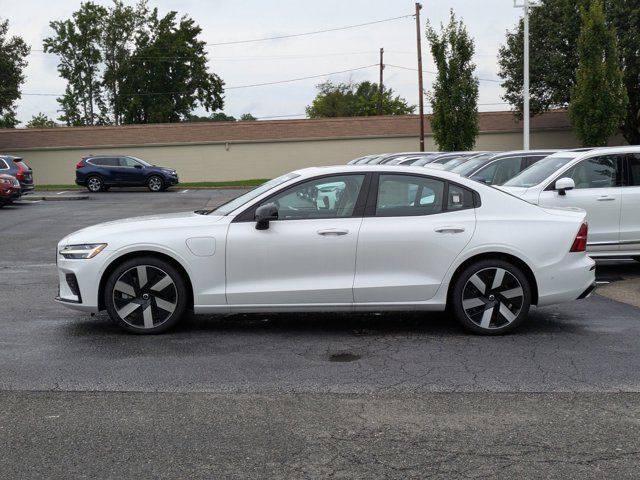 2024 Volvo S60 Recharge Plug-In Hybrid Plus Dark Theme