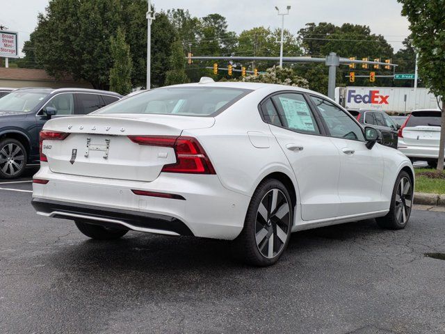 2024 Volvo S60 Recharge Plug-In Hybrid Plus Dark Theme