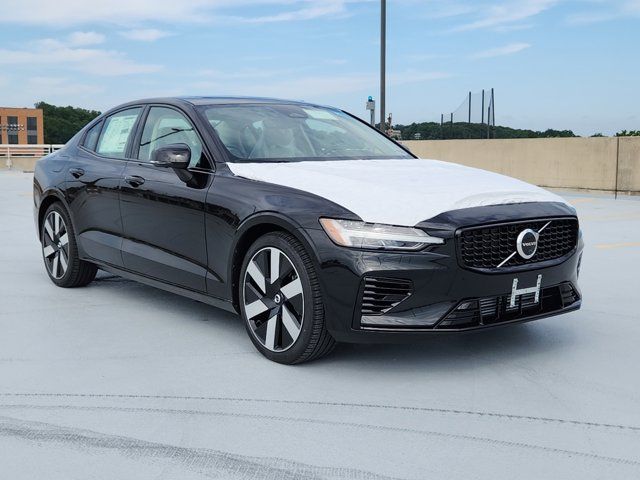 2024 Volvo S60 Recharge Plug-In Hybrid Plus Dark Theme