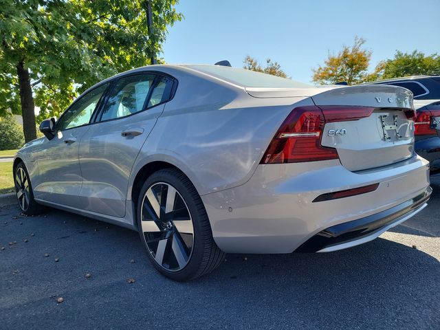 2024 Volvo S60 Recharge Plug-In Hybrid Plus Dark Theme