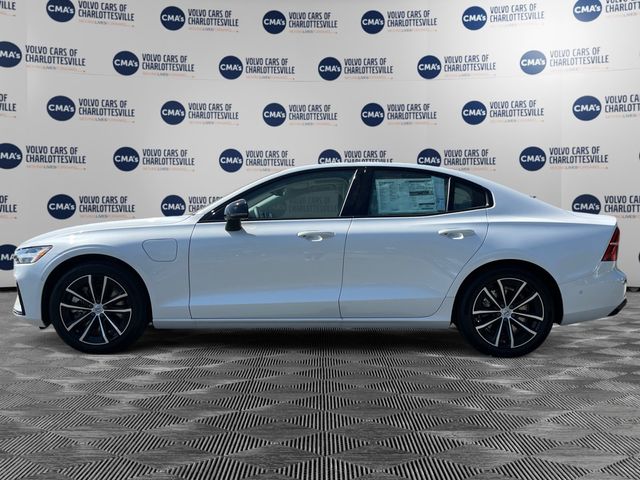 2024 Volvo S60 Recharge Plug-In Hybrid Plus Dark Theme