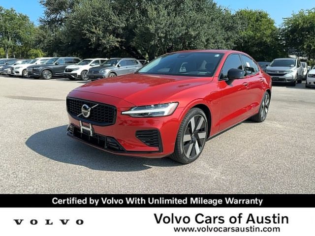 2024 Volvo S60 Recharge Plug-In Hybrid Plus Dark Theme