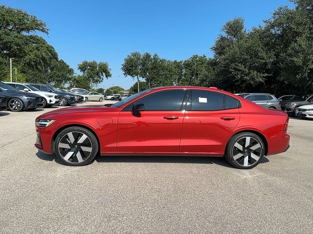 2024 Volvo S60 Recharge Plug-In Hybrid Plus Dark Theme