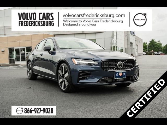 2024 Volvo S60 Recharge Plug-In Hybrid Plus Dark Theme