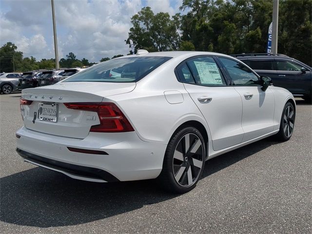 2024 Volvo S60 Recharge Plug-In Hybrid Plus Dark Theme