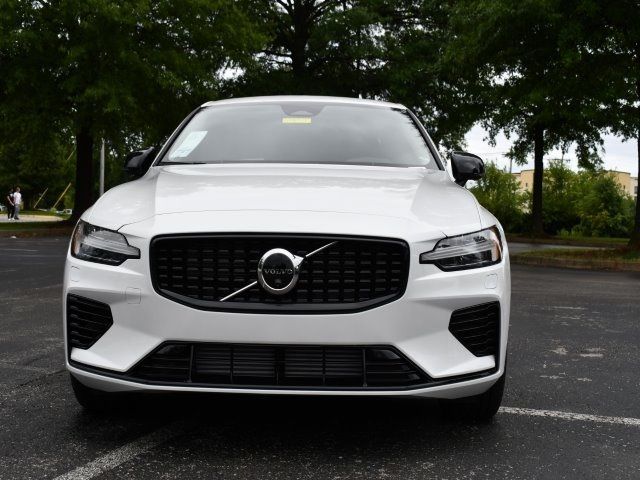 2024 Volvo S60 Recharge Plug-In Hybrid Plus Dark Theme