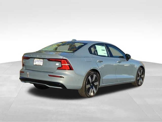 2024 Volvo S60 Recharge Plug-In Hybrid Plus Dark Theme