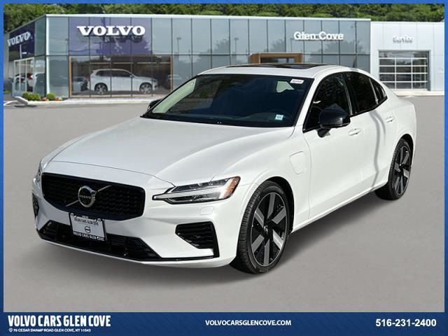 2024 Volvo S60 Recharge Plug-In Hybrid Plus Dark Theme