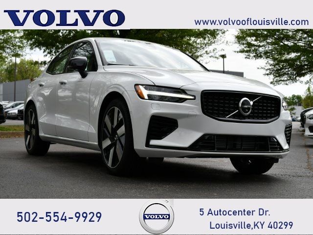 2024 Volvo S60 Recharge Plug-In Hybrid Plus Dark Theme