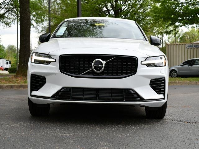 2024 Volvo S60 Recharge Plug-In Hybrid Plus Dark Theme