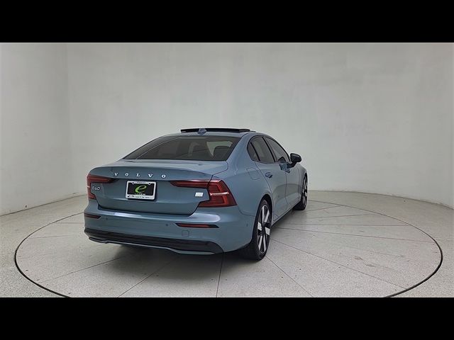 2024 Volvo S60 Recharge Plug-In Hybrid Plus Dark Theme